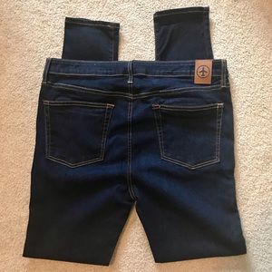 AVIATOR Women’s Skinny Fit Dark Wash Sz 36 Jean